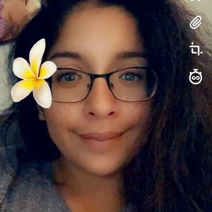 Meet your Posher, Valeria